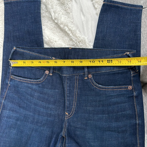 True Religion Women's Jennie Runway Legging
Skinny Jeans - Picture 8 of 9